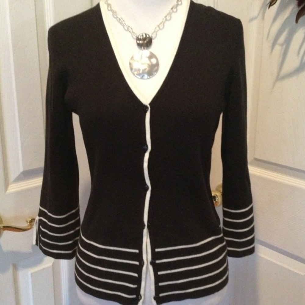 🎈🎉HOST PICK🎉🎈World Republic cardigan sweater